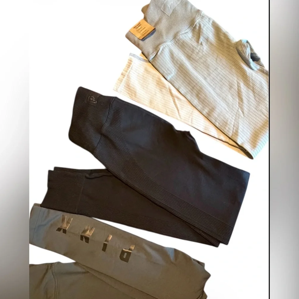 Victoria’s Secret PINK Bundle - Picture 2 of 16